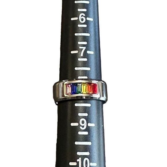NWOT Size 8 Titanium band with rainbow flag stones - Picture 5 of 5